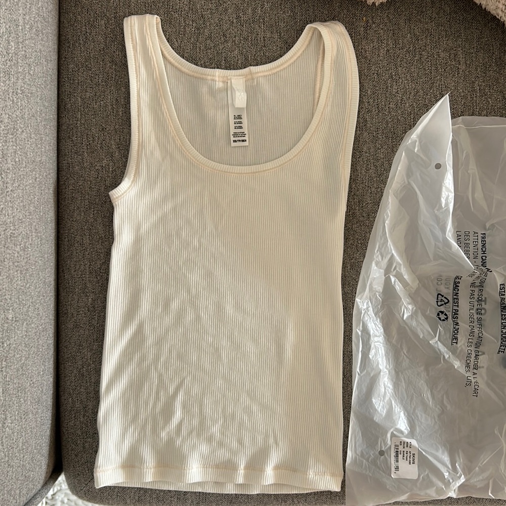 SKIMS ribbed tank!